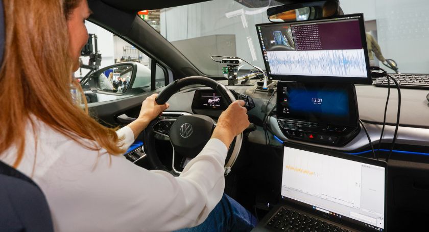 A number of sensors and functions can be built into cars to enable safe and healthy driving. Fatigue detection systems, already commonplace, are just one example. Systems could examine health-relevant data to identify risk factors in emergencies and serious accidents. The vehicles are on display at the large Automotive Health special exhibition area in Hall 12. Photo: Messe Düsseldorf/ctillmann.